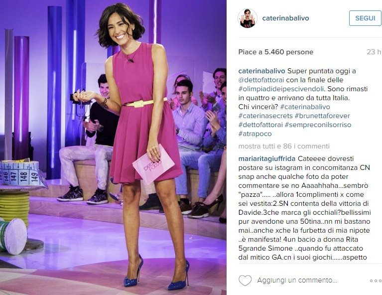Caterina Balivo: vestitini corti e gambe in vista FOTO