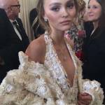 Martina Stoessel, Lily Rose Depp: outfit a confronto FOTO