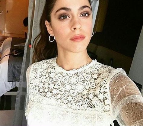 Martina Stoessel (Violetta) in Messico: look total white FOTO