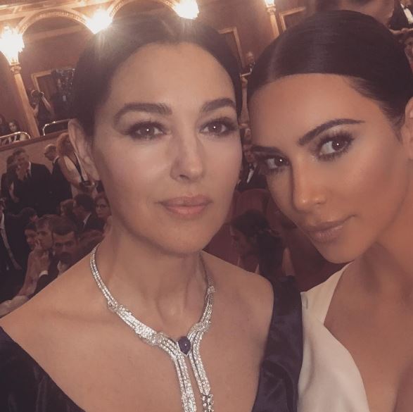Kim Kardashian, Monica Bellucci: selfie insieme a Roma FOTO