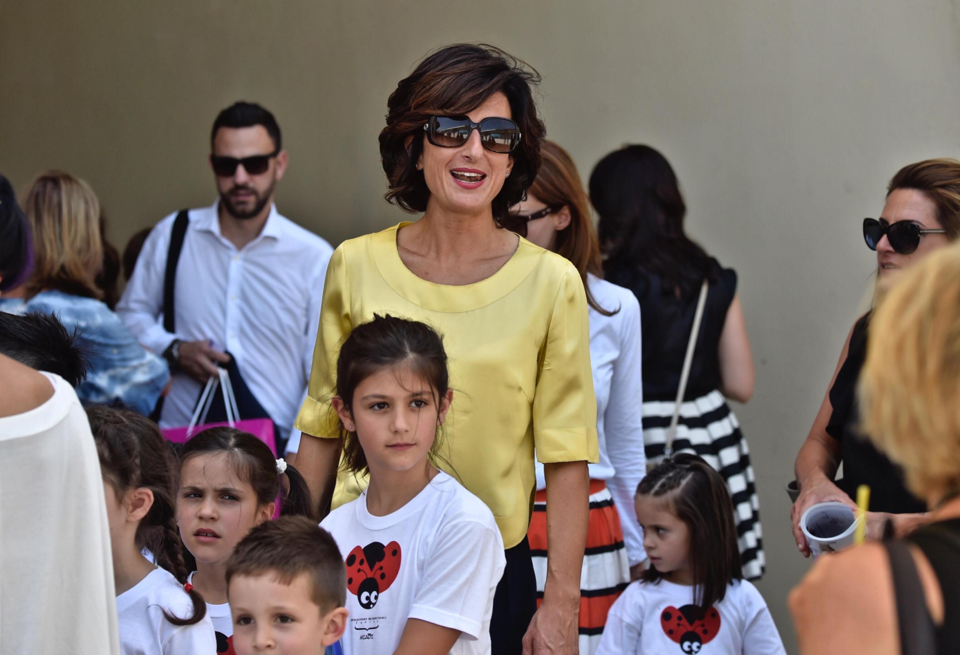 Matteo Renzi, moglie Agnese a Pitti: sceglie giallo FOTO