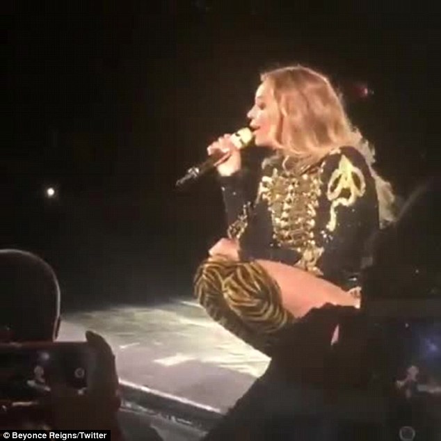 Beyoncé starnutisce sul palco. I fan: "E' umana anche lei6