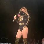 Beyoncé starnutisce sul palco. I fan: "E' umana anche lei3