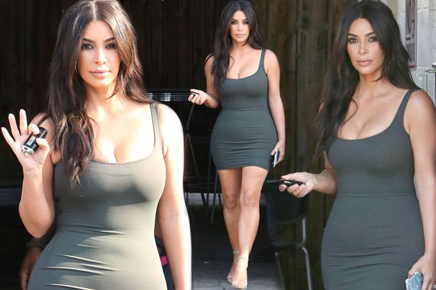 Kim Kardashian ha perso i chili post-parto FOTO col miniabito1