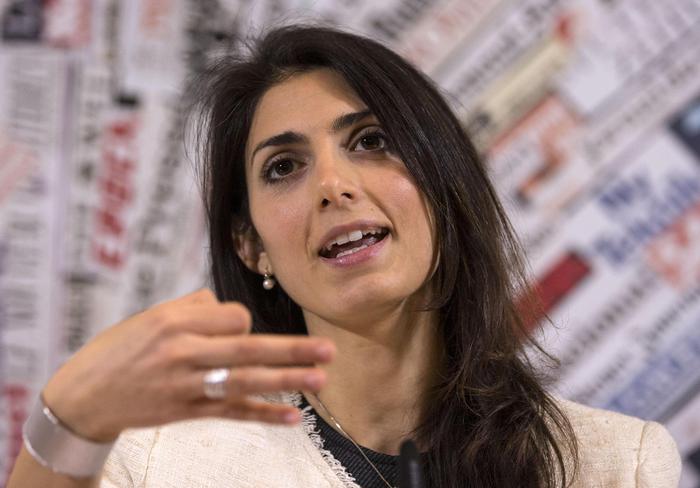 Virginia Raggi vita privata, marito, età, figlio FOTO g