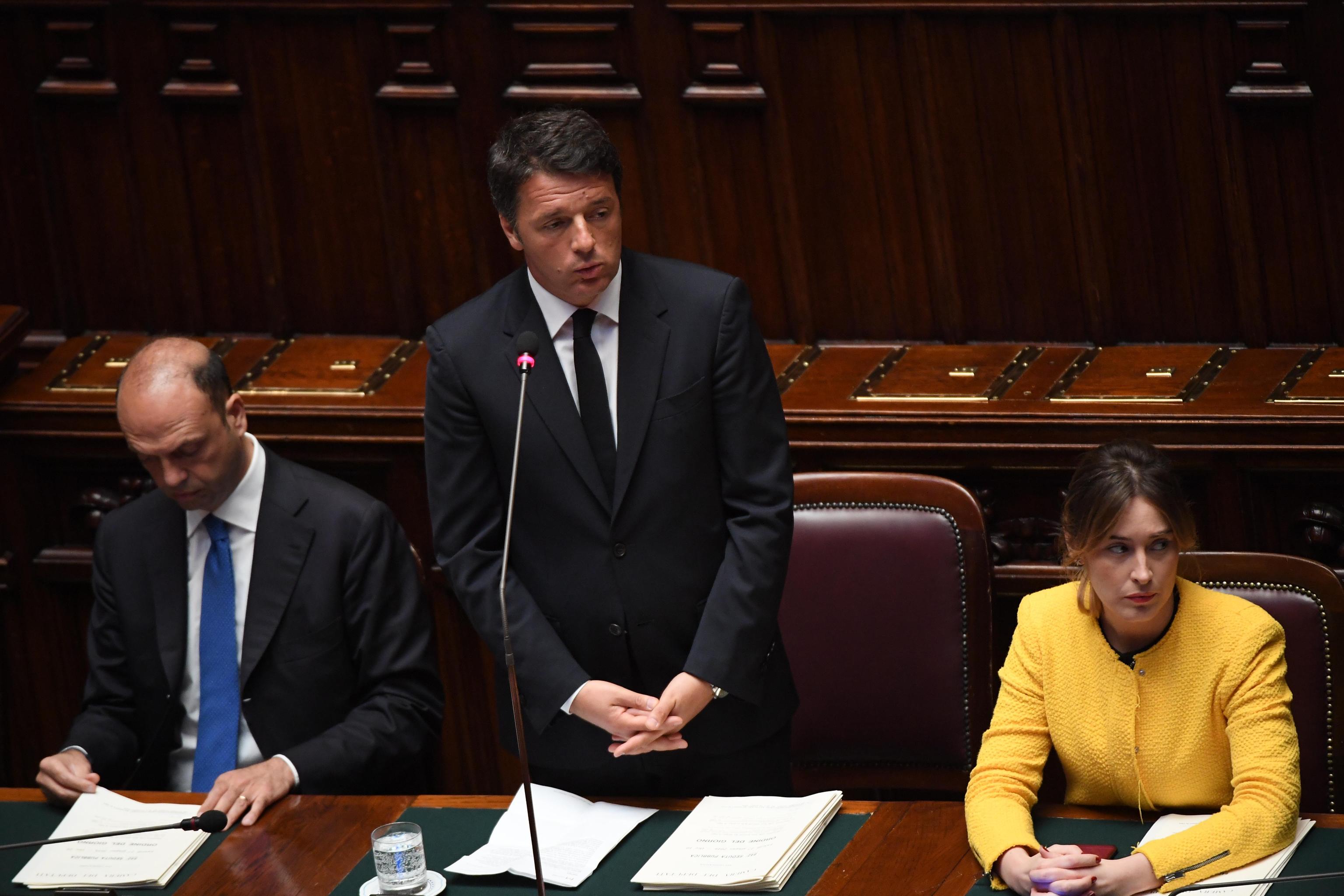 Maria Elena Boschi look: giacca gialla e longuette nera FOTO