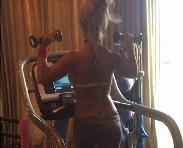 Britney Spears sempre più magra si allena in palestra FOTO