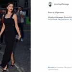 Irina Shayk incantevole a Parigi: look total black FOTO VIDEO