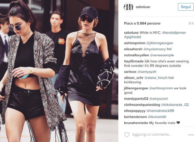 Kendall Jenner da urlo: shorts in pelle e top corto FOTO