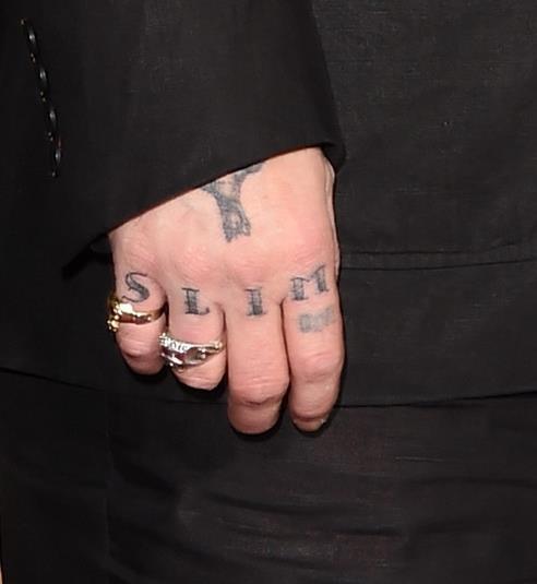 Johnny Depp modifica tatuaggio dedicato ad Amber Heard: ora significa "feccia"