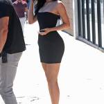 Kylie Jenner: curve esplosive con il tubino cortissimo 6