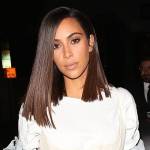 Kim Kardashian magrissima: abitino e gambe in vista3