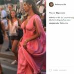 Belen Rodriguez, abito rosa firmato Alberta Ferretti a Venezia