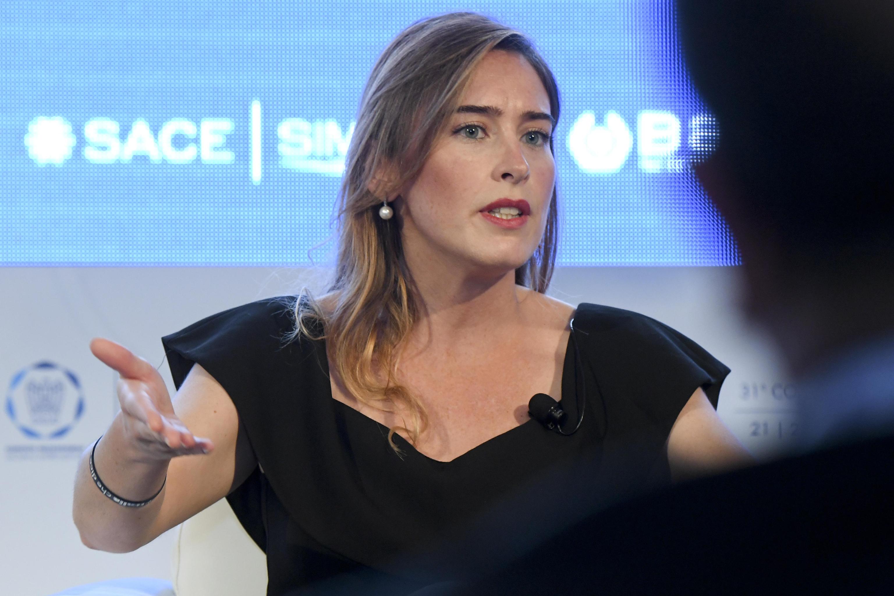 Maria Elena Boschi: outfit total black a Capri FOTO