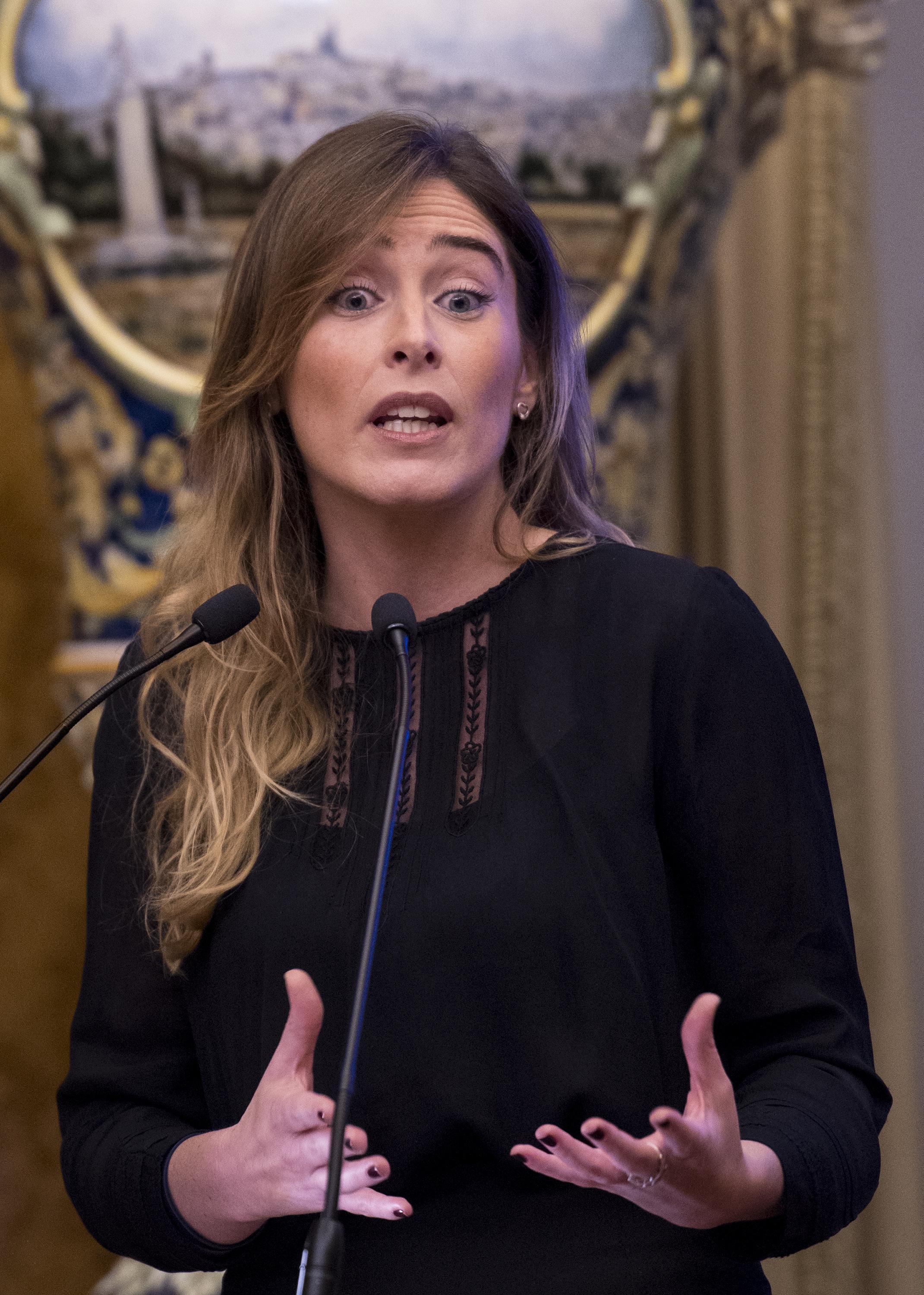 Maria Elena Boschi look: abito nero e tacchi FOTO