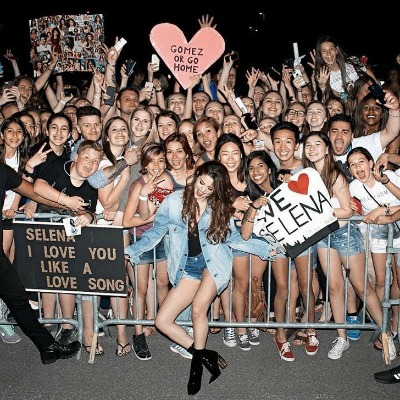 Selena Gomez, il gesto delle fan italiane che spiazza tutti