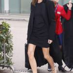 Victoria Beckham in total black: chic ma... troppo magra6