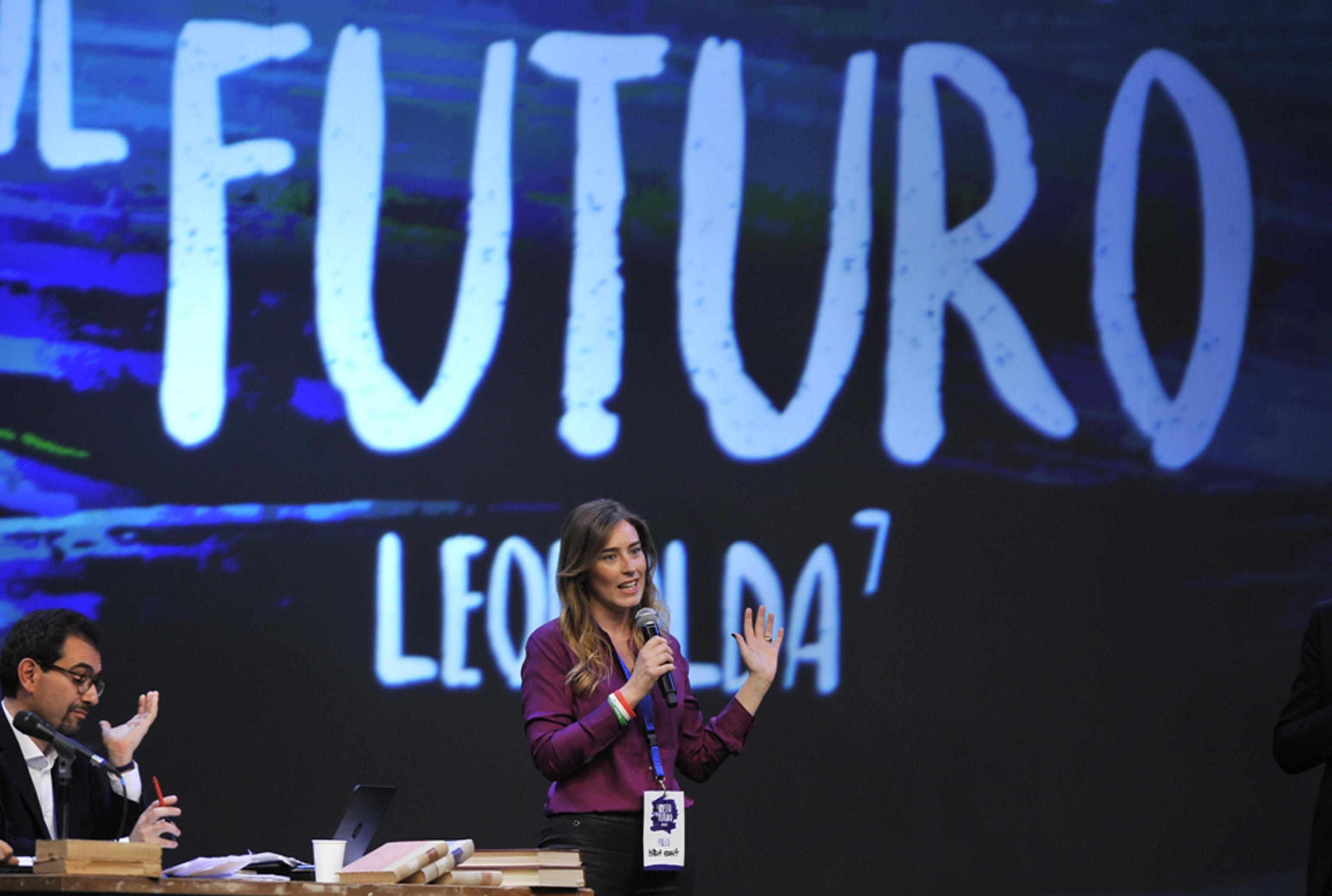 Maria Elena Boschi look: elegante in tailleur FOTO