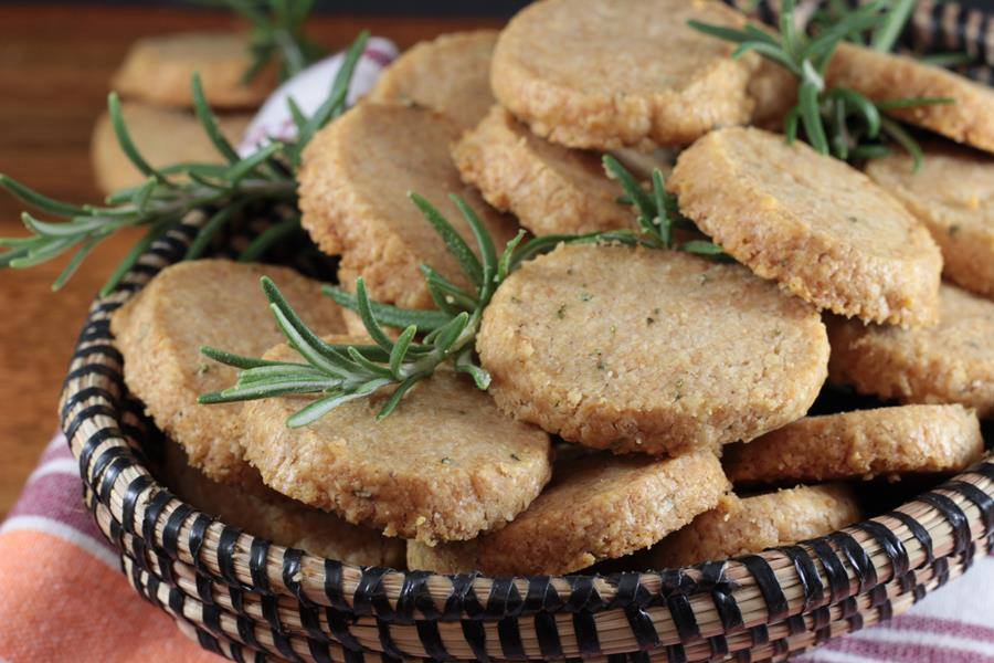 Biscotti al Formaggio e Rosmarino