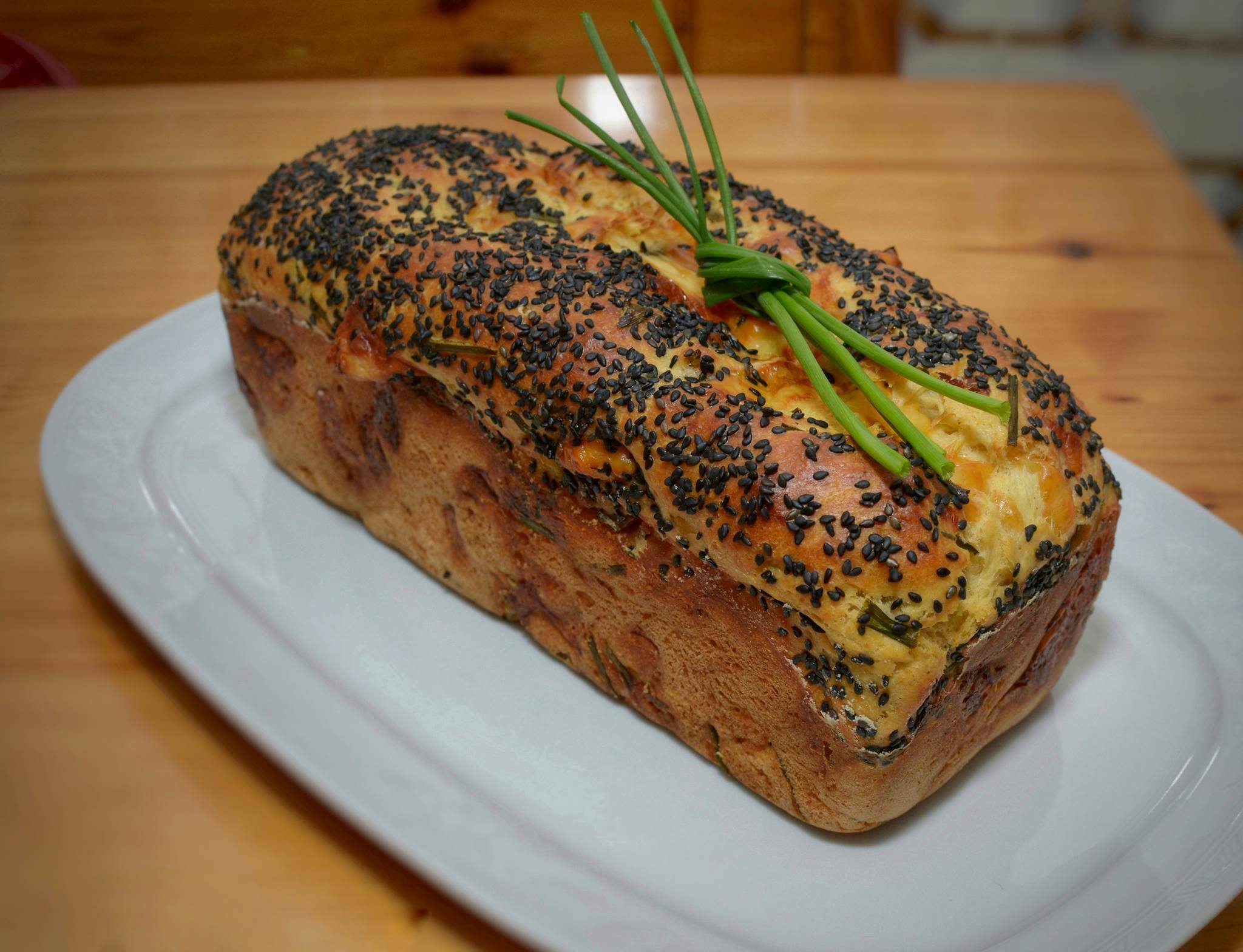 Plumcake ai Formaggi e Erba Cipollina.