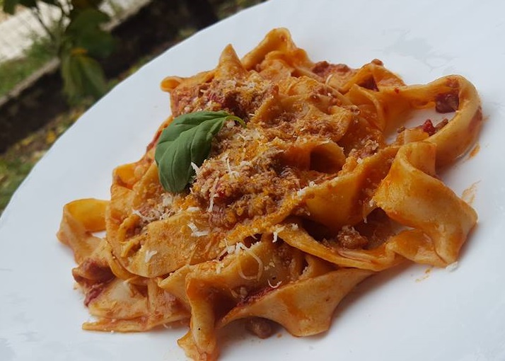 Fettuccine all'Uovo al Ragù