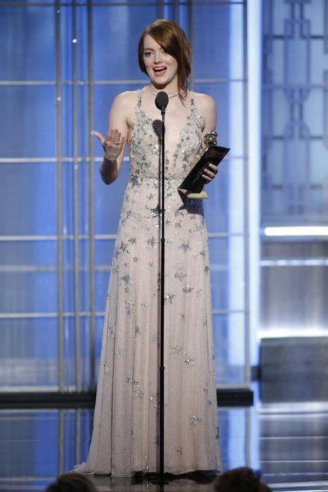 Emma Stone, abito firmato Valentino ai Golden Globe FOTO