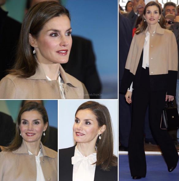Letizia Ortiz, look casual: tailleur nero e maglione FOTO