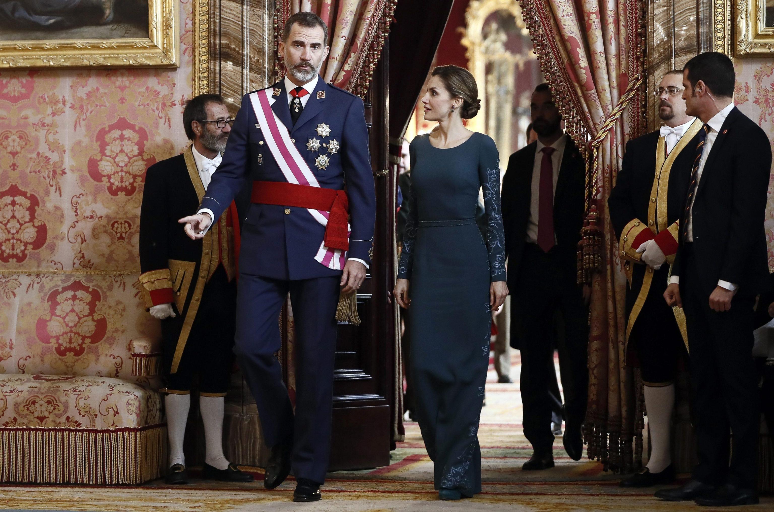 Letizia Ortiz look, abito lungo color petrolio FOTO