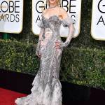 Nicole Kidman abito McQueen scollato ai Golden Globes5