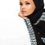 Alberta Ferretti, modella Halima Aden in passerella con hijab
