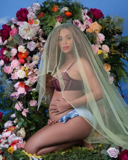 Beyoncé, abito dorato ai Grammy: chi è lo stilista FOTO