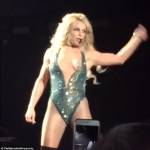 Britney Spears, incidente: balla e... si vede tutto FOTO