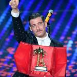 Sanremo 2017, Francesco Gabbani è il vincitore con "Occidentali’s Karma"