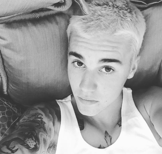 Justin Bieber prende in giro i fan? Ultimo gesto provocatorio