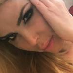 Loredana Lecciso ironica su Instagram "Dove va una...