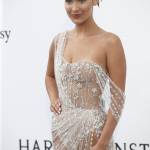 Cannes, Galà amfAR VIDEO Bella Hadid ruba scena con questo abito