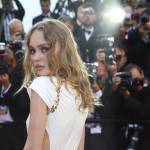 Cannes 2017, Lily Rose Depp sensuale in Chanel FOTO