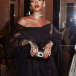 Cannes, Rihanna total black. Adriana Lima sceglie il bianco