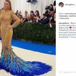 Blake Lively come una Dea: coda di pavone? Lei può! FOTO