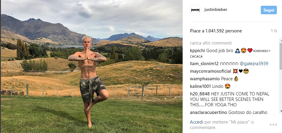 Justin Bieber si rilassa con lo yoga FOTO-VIDEO Non ci rinuncia nemmeno in tournée