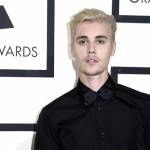 Justin Bieber cancella tour, famosa star lo difende: ecco chi