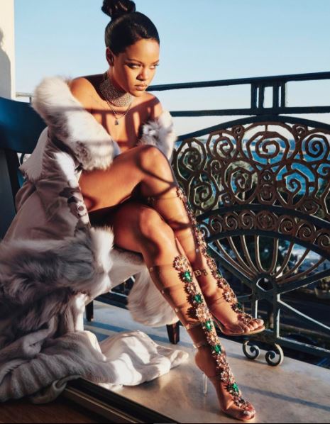 Rihanna per Manolo Blahnik: linea sandali gioiello FOTO