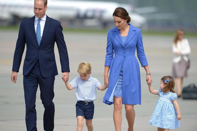 Kate Middleton in blu: ecco perché sceglie questo colore FOTO