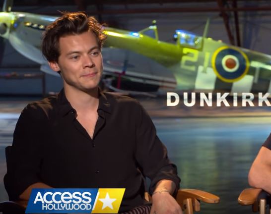 Harry Styles parla del taglio di capelli per Dunkirk! VIDEO