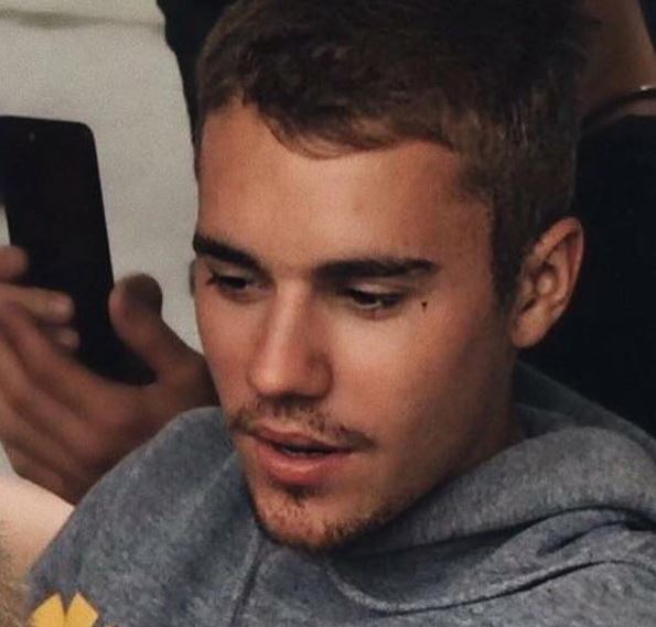 Justin Bieber, fan in ansia: il suo manager Scooter...LEGGI