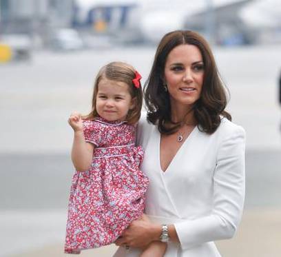 Kate Middleton total white in Polonia: abito Alexander McQueen