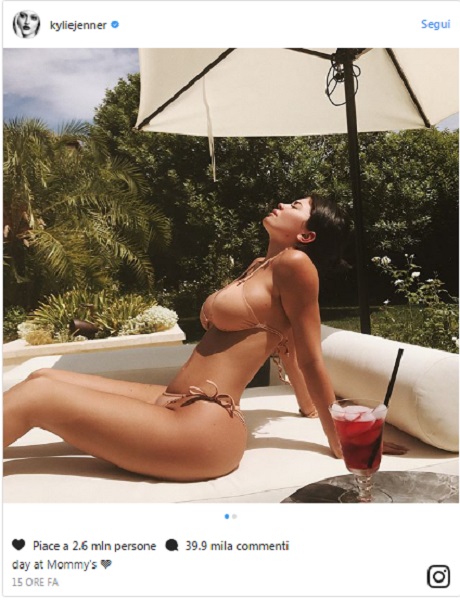 Kylie Jenner festeggia i 20 anni con FOTO in bikini: curve esplosive2