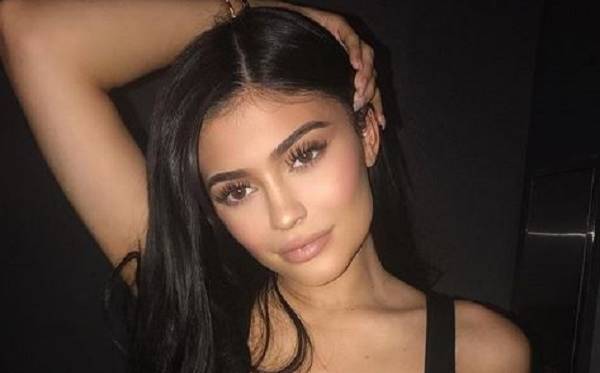 Kylie Jenner: ecco quanto vale la sua linea di cosmetici