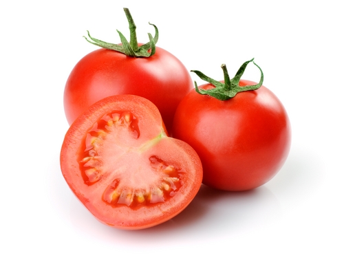 Tumori della pelle, pomodori dimezzano il rischio