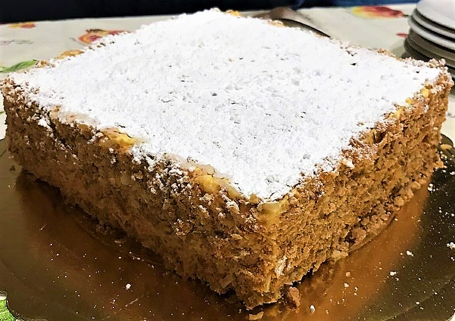 Millefoglie con Crema Tiramisù e Amaretti